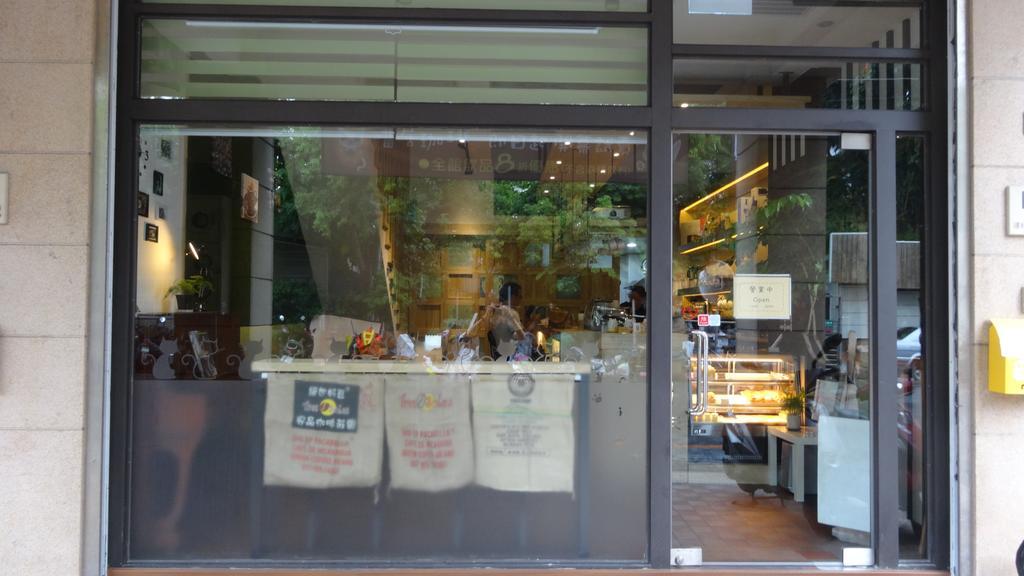 Meow G Cafe Hostel Hualien Eksteriør billede